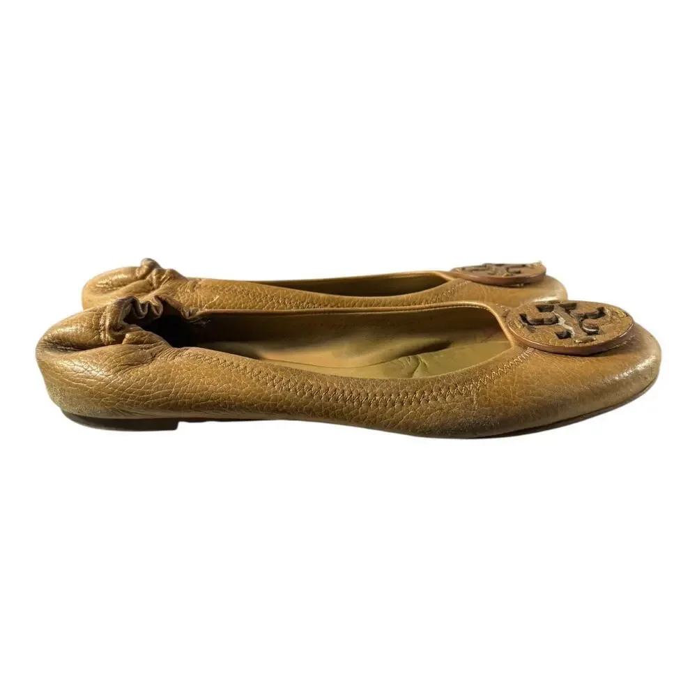 Tory Burch Reva Ballet Flats Brown 8 M Camel Leather Logo Medallion Elastic Back